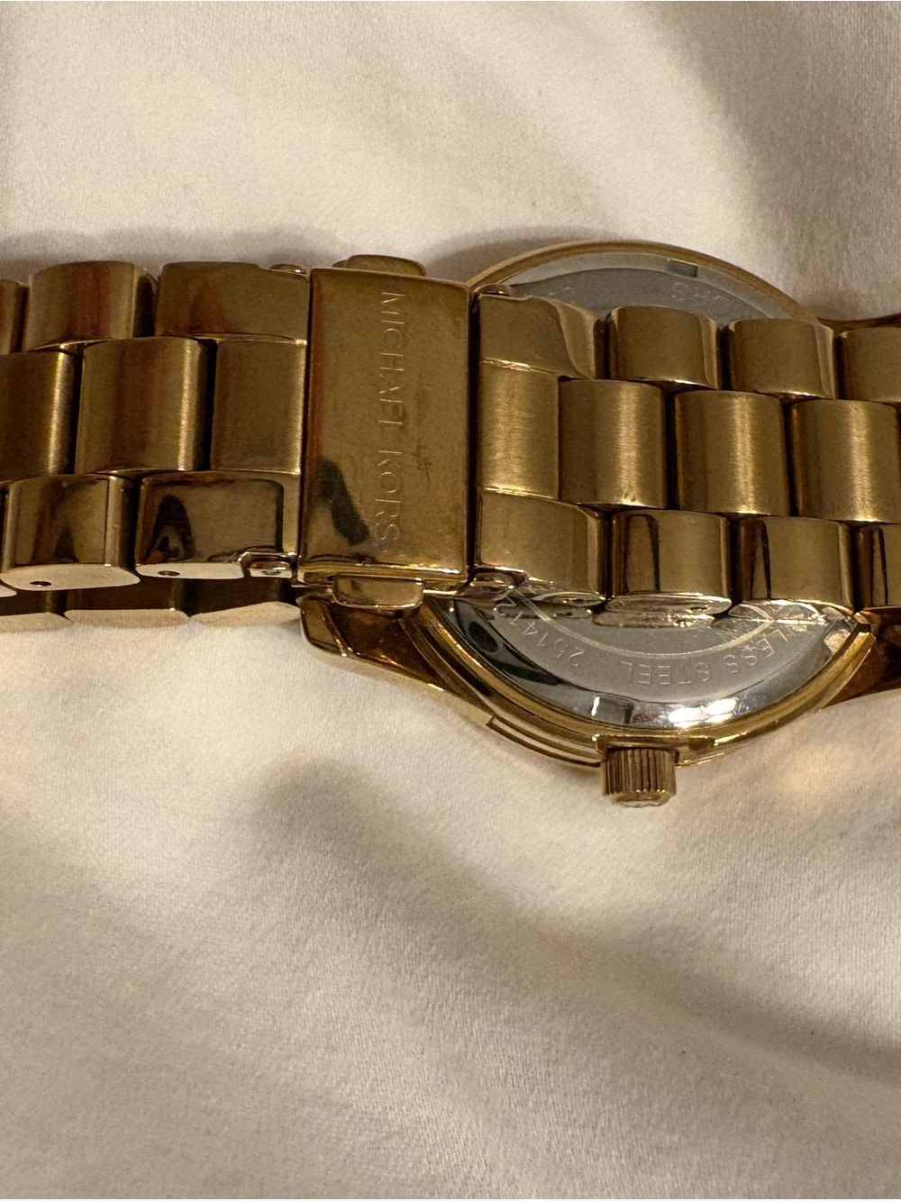 Michael Kors women Gold Watch - Picture 4 of 6